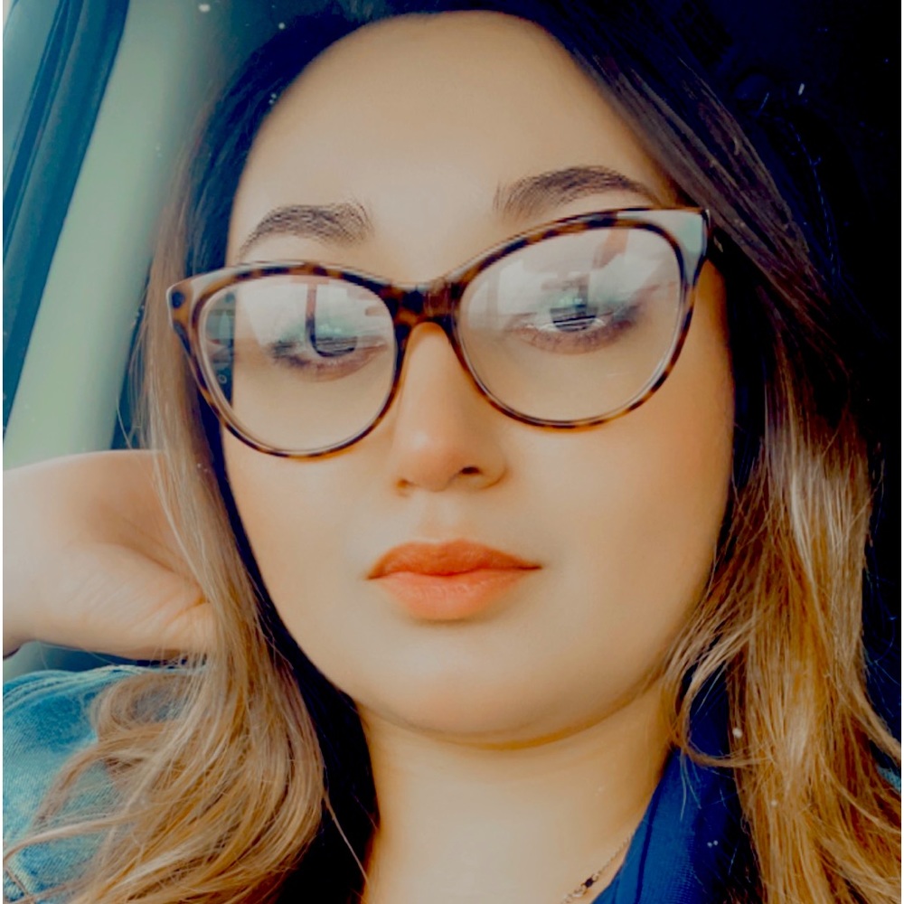 Meet your Posher, Laura